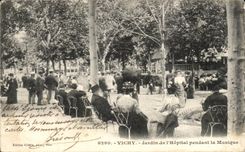 CPA Vichy Jardin de I'Hopital pendant la Musique
