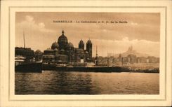 CPA Marseille La Cathedrale et de la Garde Bateau