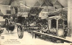 CPA Versailles Le chateau grand trianon voiture du comte de chambord