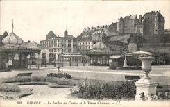 CPA Dieppe Le Jardin du Casino et le Vieux Chateau