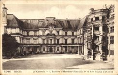 CPA Blois Le Chateau L'Escalier d'Honneur Francois 1er et aile Gaston d'Orleans