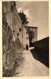 CPA La Douce France SAint Flour Les remparts et porte des Roches