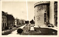 CPA Angouleme perspective des jard de I'Hotel de Ville