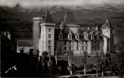 CPA All France Jove Pau the Castle Henri IV and the Pyrenees