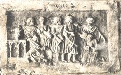 CPA Crypte Du Martyrium Pierre sculptee XIII siecle Martyre de Saint Denys