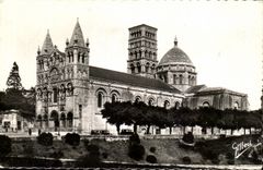 CPA Angouieme Cathedrale St Pierre