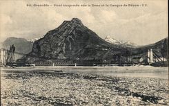 CPA Grenoble pont suspendu sur le drac et le casque de Neron 