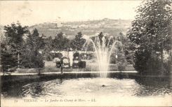 CPA Vienne le jardin du champ de mars