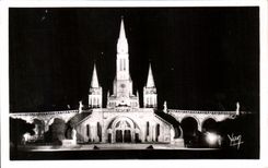 CPA Lourdes the Illuminee Basilica