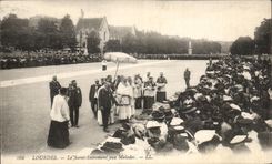 CPA Lourdes Le Saint Sacrement des malades