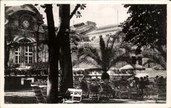 CPA Vichy Le Casino vu de cote