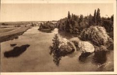 CPA La Roche Posay La Creuse et le pont du chemin de fer