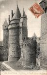 CPA Vitre Le Chateau la Tour St Laurent et les fosses