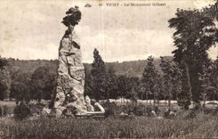 CPA Vichy Le Monument Gillbert