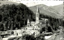 CPA Lourdes the Basilica And Gave