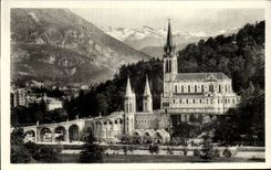 CPA Lourdes the Basilica and Mountains