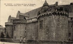 CPA Nantes the Castle of the Dukes of Brittany Grosses Tours