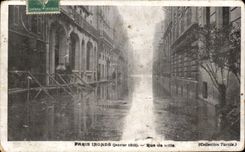 CPA Paris Inonde Rue de Lille Inondations 1910