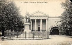 CPA Lille Statue of General of Slave trader