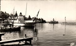 CPA Thonon Les Bains the arrival of the Steamer