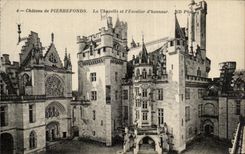 CPA Chateau de Pierrefonds La Chapelle et I'Escalier d'honneur