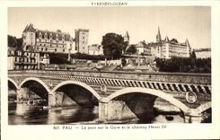 CPA Pau Le Pont sur le Gave et le chateau Henri