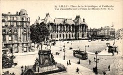 CPA Lille Places Republic and Faidherbe Overall picture on the Palate of Beautiful arts