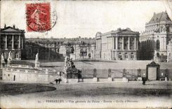 CPA Versailles Vue generale du Palais Entree Grille d'Honneur