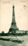 CPA Paris La Tour Eiffel Bateaux Peniches 