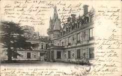 Patio principal de CPA Mouchy del castillo