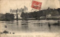 CPA Chateau de Pierrefonds Vue prise de la gare