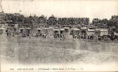 CPA Berck Plage L'Esplanade a Maree Haute et la Plage