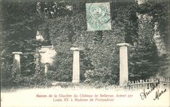 CPA Ruines de Glaciere du Chateau de Bellevue donne par Louis XV a madame de pompadour
