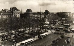 CPA Paris Et Ses Merveilles Place de la Republique