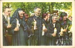 Image Collection de Folklore Belge Cote d'or Montaigu Pelerins suivant la procession avec leurs chandelles 