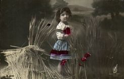 CPA Enfant Fillette dans les champs