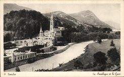 CPA De Lourdes La Basilique Et Le Gave
