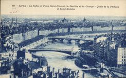 CPA Lyon the Saone And Ponts Saint Vincent Feuillee And Of the Exchange Quays of the fisheries and Saint Antoine
