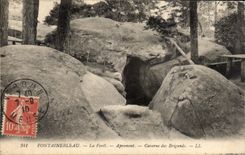 CPA Fontainebleau La foret Apremont Caverne des Brigands