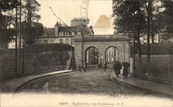 CPA Brest La porte Foy Les fortifications