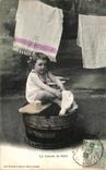 CPA Fantaisie Enfant La lessive de bebe 