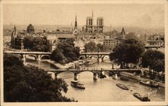 CPA Paris While Strolling island of the ISCED Notre Dame