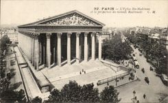 CPA Paris L'Eglise Ste Madeleine et la perspective des Grands Boulevads