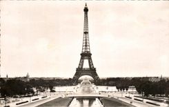 CPA Paris the Eiffel Tower and Bassin of the Palate of Chaillot