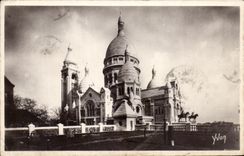 CPA Paris While Strolling Sacring Montmartre Heart