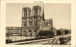 CPA Notre Dame Offered Paris