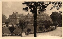 CPA Paris While Strolling the Palate of Luxembourg