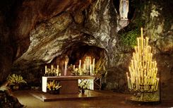 CPSM Lourdes La Grotte Miraculeuse