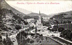 CPA Lourdes L'Eglise du Rosaire et la Basilique