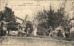 CPA Les Pyrenees Lourdes Station Du calvaire